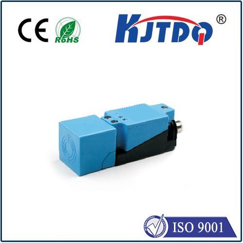 B40方形埋入電容式接近開關